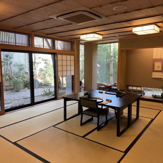 藏不住了！闖入《輝夜姬物語》的大阪料亭，一口品盡日式美學儀式感！
