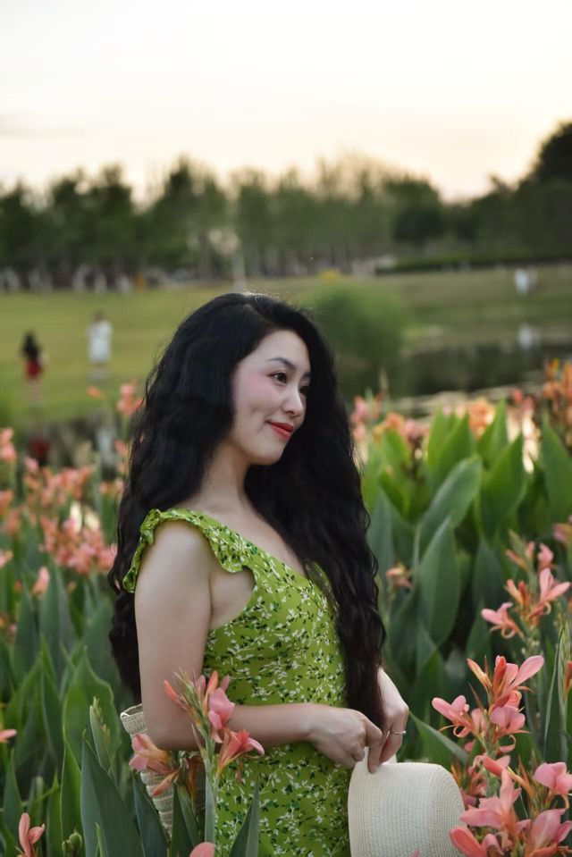 跌入一片熾熱，與夏日撞個滿懷