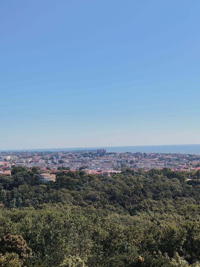 北戴河仙境暴走！500米登頂瞰海全景，劉莊夜市吃到撐！ 必去理由 山海畫卷！聯峰山登頂，承包
