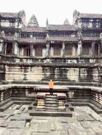 🛕 Hall of a Thousand Gods: Where Cambodia’s Divine Whispers Echo! 🌿