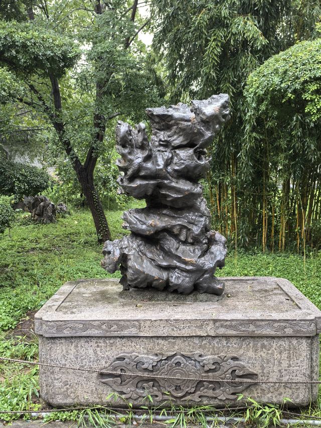 雨訪偶園-青瓦紅綢間的明清餘韻。 雨訪偶園-青瓦紅綢間的明清餘韻。