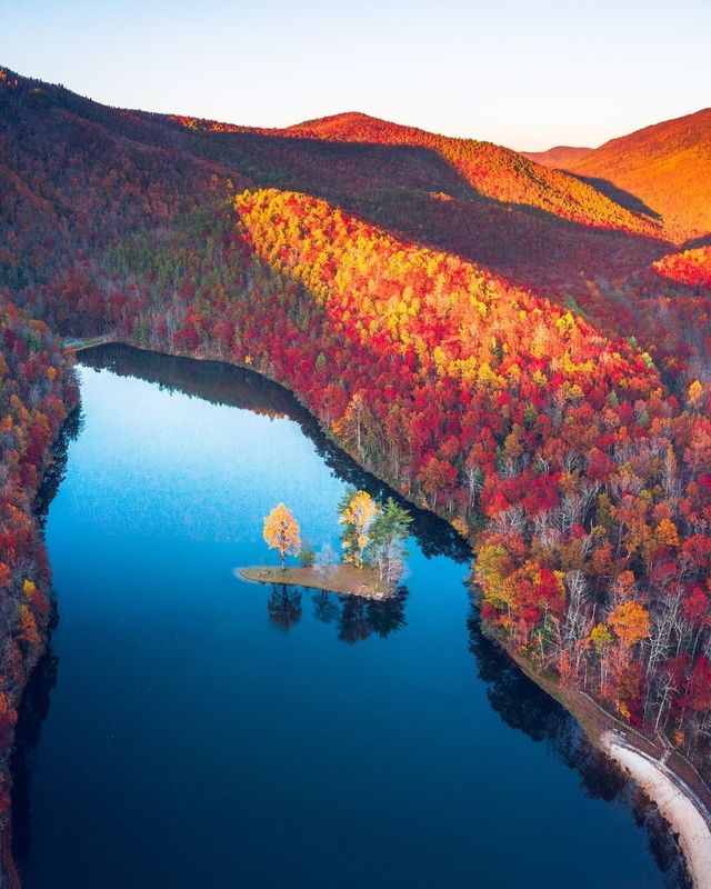 俄譯芳名藏古韻，鍋盔山秋醉亞布力