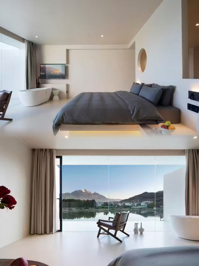 白鹿同款大片拍攝地！湖畔豪宅躺著看雪山