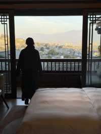 沉醉黃昏時分 | 麗江獅子山畔,枕著古城暮色入夢