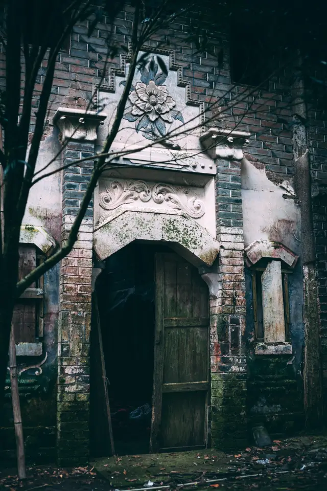 Walking in the Rainy Alley of Huojing Town