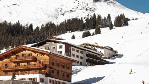 Aurelio Hotel & Chalet | Tempat Peristirahatan Mewah di Puncak Pegunungan Bersalju Austria — traveler post in Lech