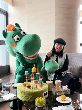 Afghanistan by day, Manhattan by night? I found the answer on the 51st floor of a building in Lanzhou.