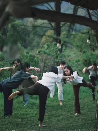 Yoga Art Journey by the Liuxi River: A Breath of Fresh Air in Life
