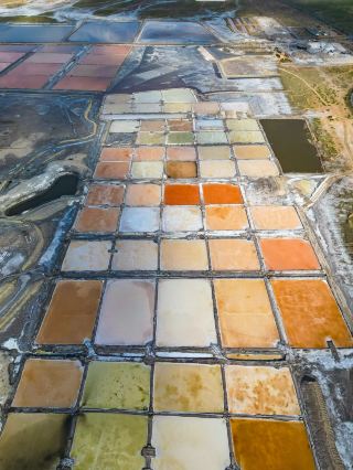 陝北の大地に秘められたアイシャドウパレット、榆林定辺塩湖