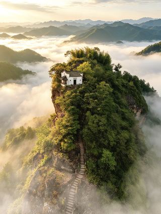 Just how amazing is this "Famous Taoist Mountain" named by National Geographic!!