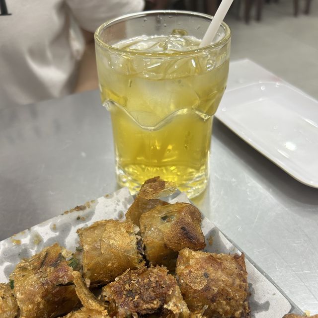在胡志明市吃到道地的河內烤肉榨粉