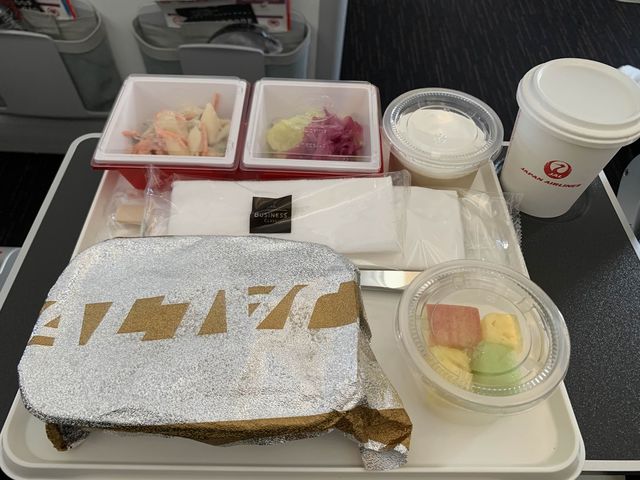 JAL JAL国際線エコノミー席でも楽々フライト！