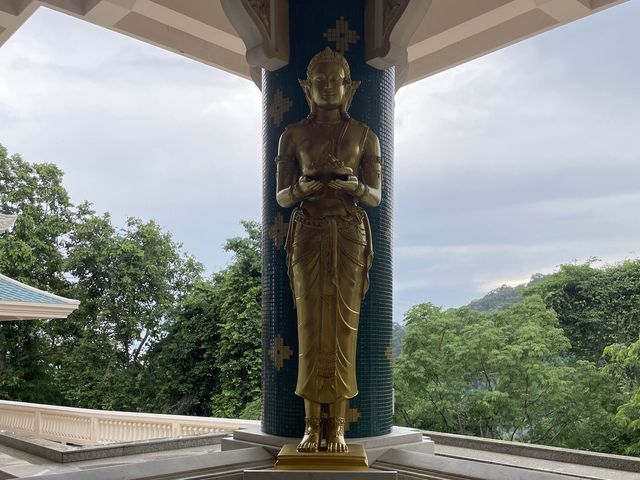 พระพุทธไสยยาสน์ศาสดามหามุนี (วัดป่าภูก้อน)