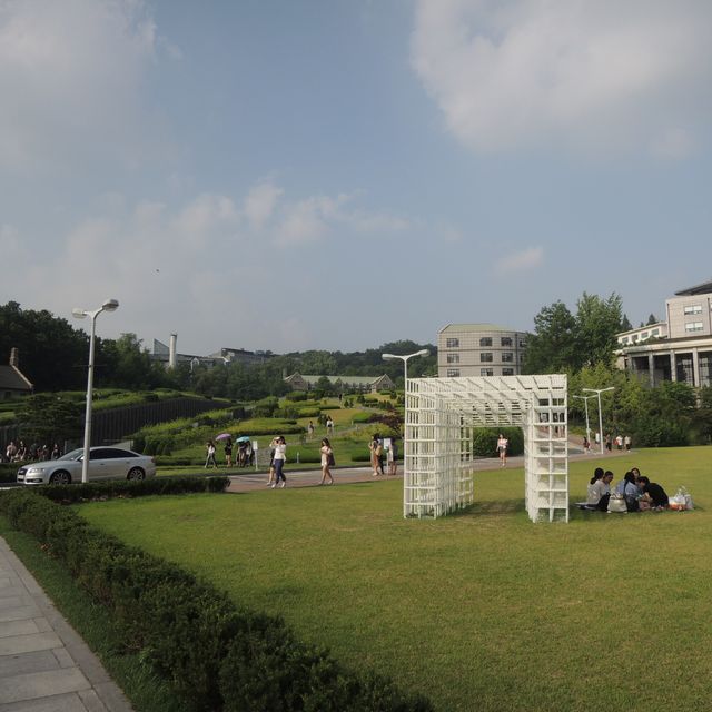 真係學校？！首爾必去超現代建築打卡學校