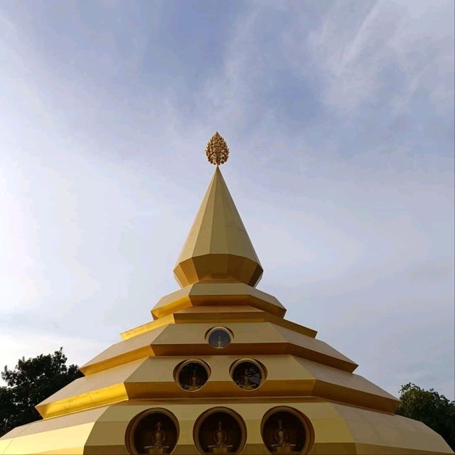 เกาะแก้วเจดีย์สวรรค์ เจดีย์พระบรมพุทธเจ้า 24 พระองค์