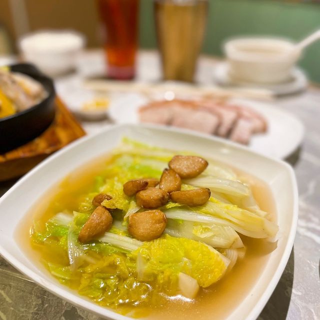 銅鑼灣新式茶餐廳,脆皮燒腩仔 銅鑼灣新式茶餐廳,脆皮燒腩仔