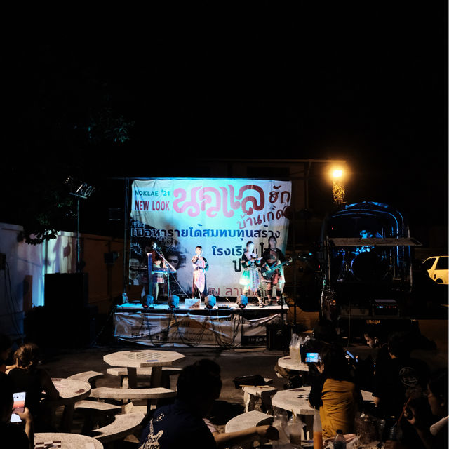 ถนนคนเดินท่าแพ (Tha Phae Walking Street)
