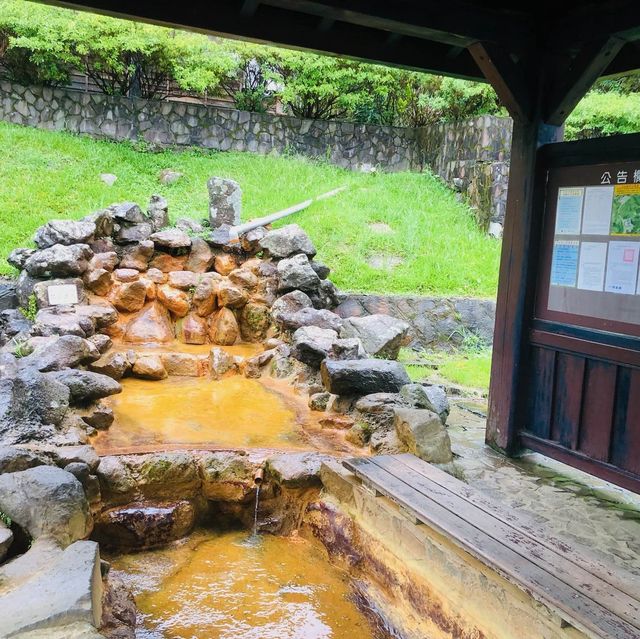 台北｜👣🦶🏻♨️露天溫泉池泡腳📍 Lengshuikeng 陽明山冷水坑