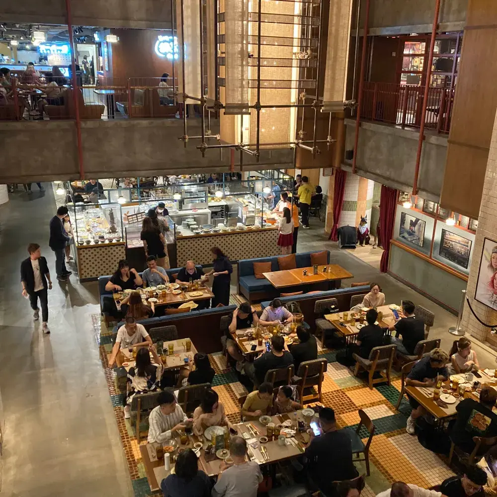 「佐敦逸東酒店餐廳」:美食區域多樣,適合拍照
