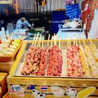 Food market at Ploen RueDee 