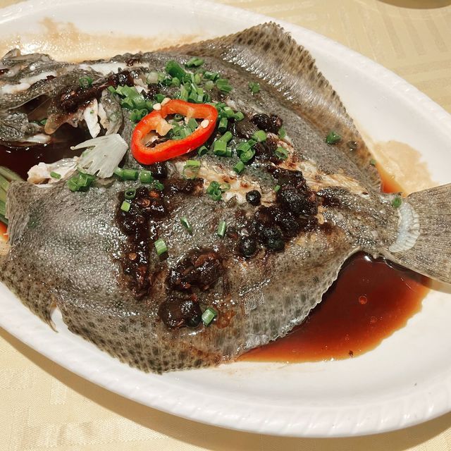 中山美食🌺非常出色嘅燒乳鴿，餐廳裝修有風味❤️石岐佬🍖