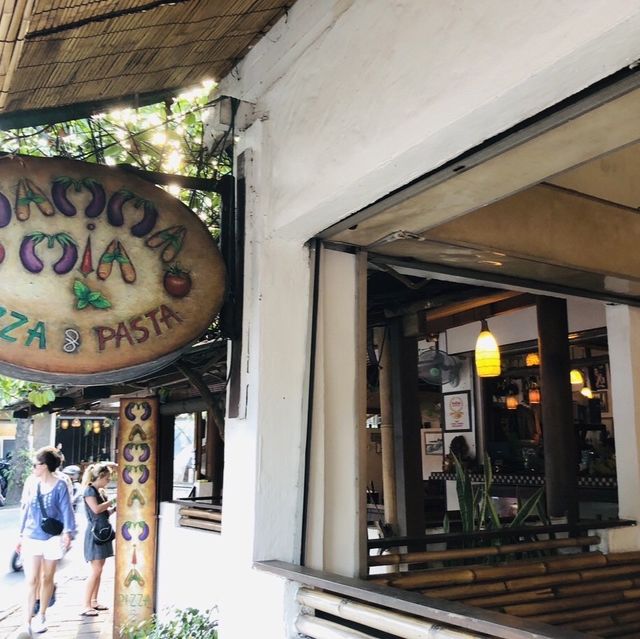 想吃現做火烤Pizza？烏布就有 Mamma Mia   