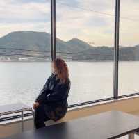 거대란 통유리창 하나 정체가 통영 바다 뷰! 통영여행 첫 코스로 좋은 알터웨이브🌊
