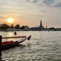 VIVI THE COFFEE PLACE : คาเฟ่ริมแม่น้ำวิววัดอรุณฯ