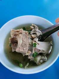ร้านก๋วยเตี๋ยวเจ๊เจี๊ยบ  อร่อย ราคาดี  🍜🍜