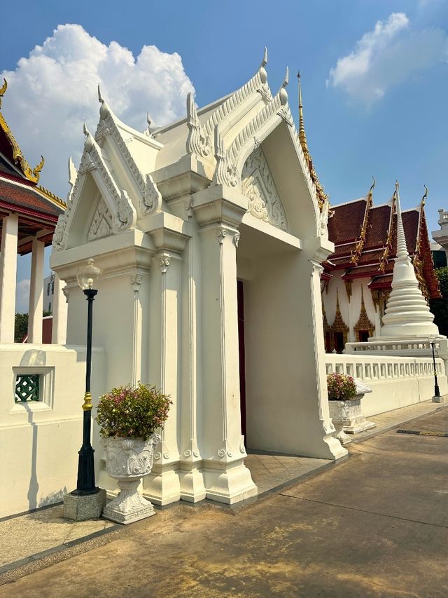 ไหว้พระ ขอพรเทพทันใจ วัดเทวราชกุญชร  