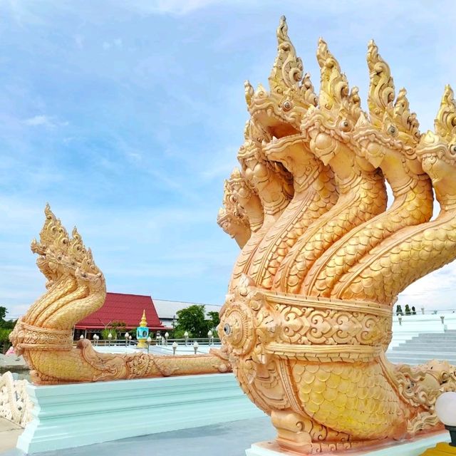 พระมหาเจดีย์วัดแสนสุข