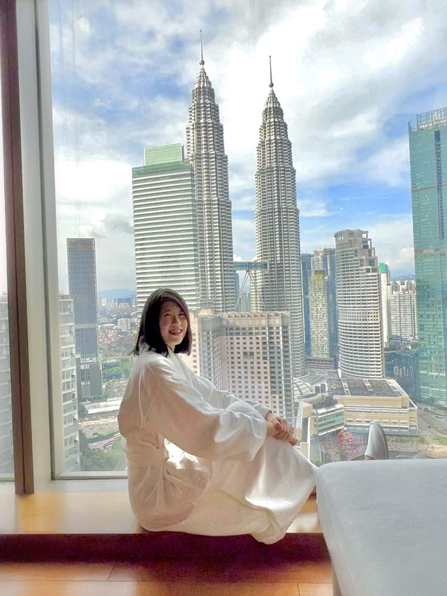 Luxury Hotel KL with BEST Twin Tower view!