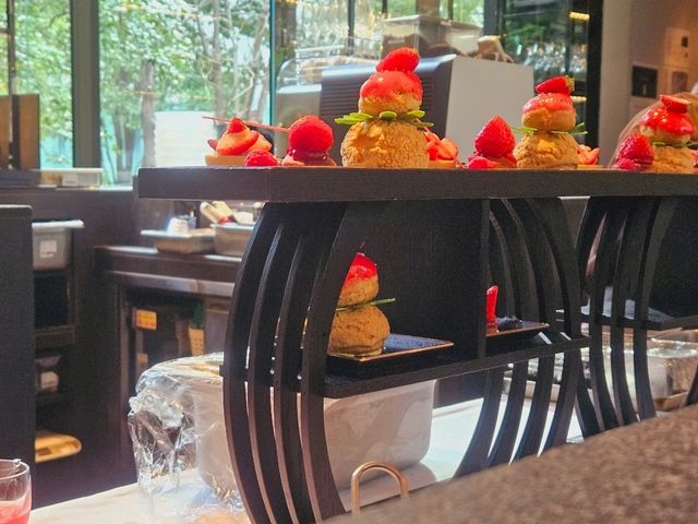 Desserts meets fine arts at Tokyo Aman
