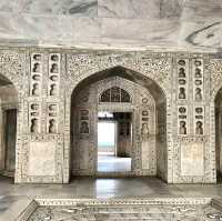 🤩 Unveiling the marvellous Itmad-Ud-Daulah's Tomb 💎