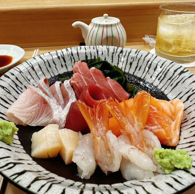 「頂級料理餐廳，美味佳餚令人回味再三」