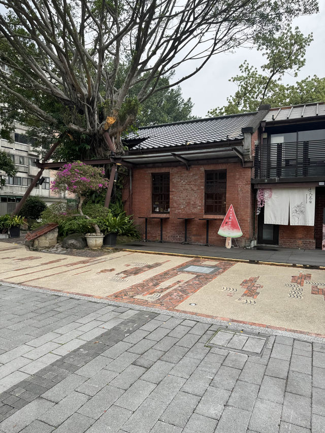 대만 일본의 교도관 건물이 새롭게 리뉴얼된 이곳은 ?! 