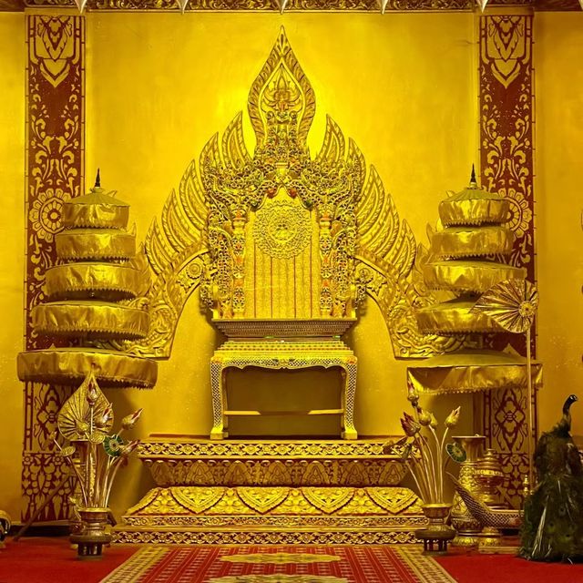 曼谷Pariwat Temple：佛教禪意畫捲