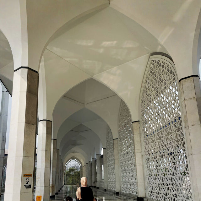【マレーシア🇲🇾/鮮やかなブルーが美しい✨モスク🕌】