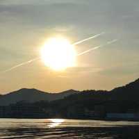 穴見海岸：大自然鬼斧神工，日落絕美景緻