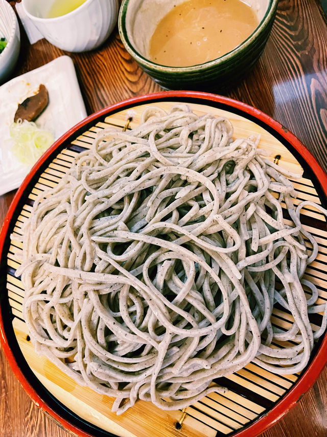 【長野県/高遠　辛味大根おろしに焼き味噌を溶いたつゆで食べる高遠そば】