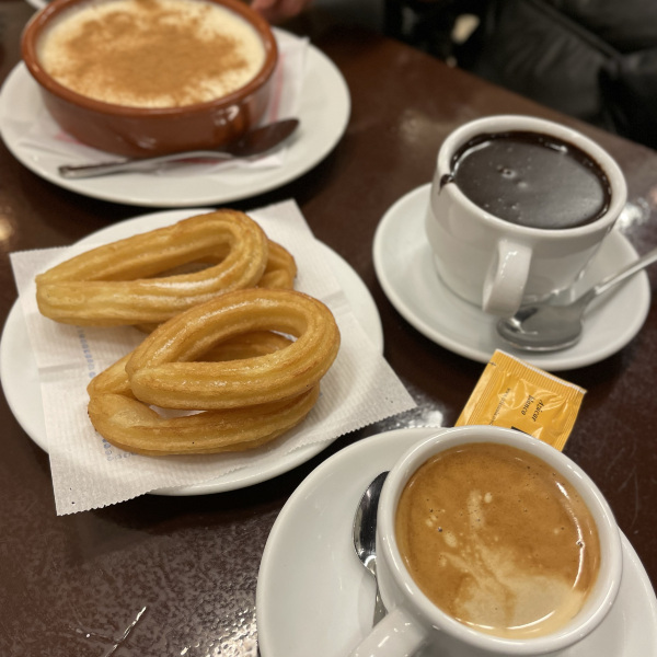 スペイン】バルセロナの歴史ある喫茶店☕️ | Trip.com バルセロナ