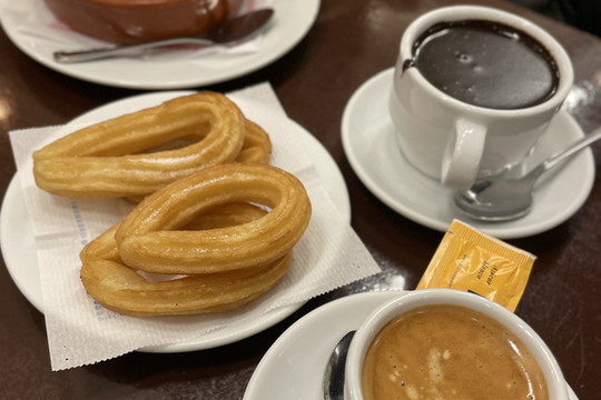 スペイン】バルセロナの歴史ある喫茶店☕️ | Trip.com バルセロナ