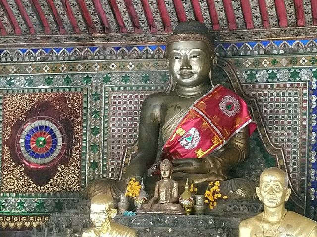 ตำนานพระแก้วมรกต วัดพระแก้วดอนเต้าสุชาดาราม