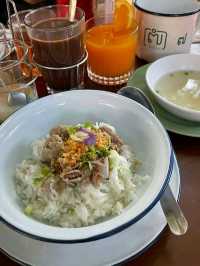 ทานอาหาร | ๗ โมง - ย่านเจ็ดยอด เชียงใหม่
