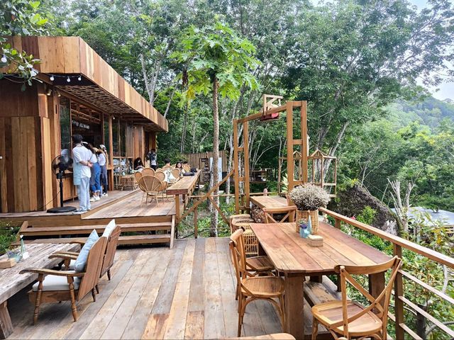 บ้านไร่ ไอทะเล คาเฟ่ ภูเก็ต