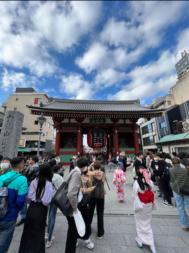 Senso-ji is Tokyo’s Oldest Temple ⛩️🇯🇵