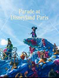 Watch the Parade at Disneyland Paris 🐭🏰🇫🇷