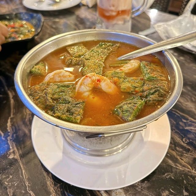 Riverside restaurant 