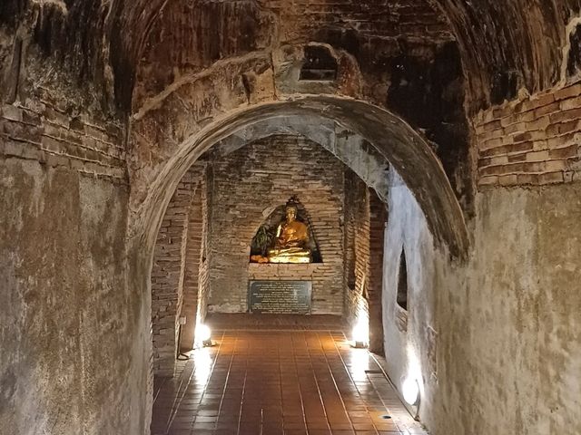 清邁烏懞寺:泰國最神秘的森林隧道寺廟