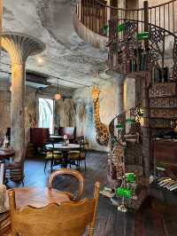 Bangkok's most instagrammable antique hotel